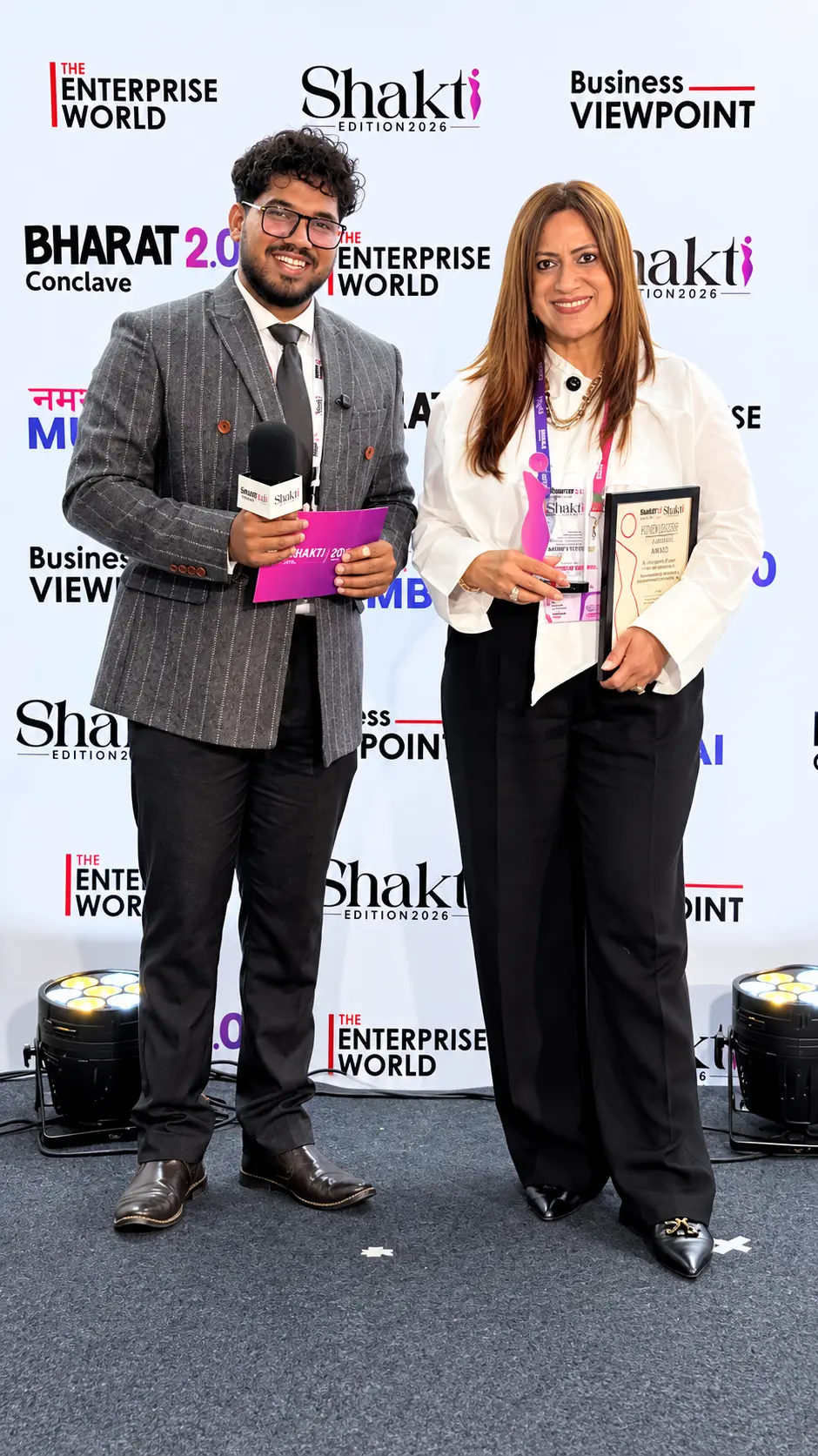 Shelley Bhasin Bawa receiving Outstanding Woman Leader Award 2026